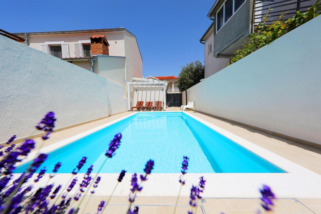 Villa Klaudia With Pool Задар Экстерьер фото